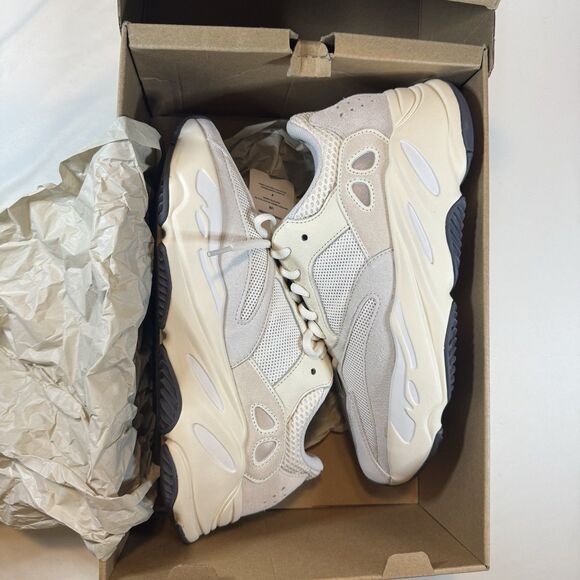 Size 9.5 - adidas Yeezy Boost 700 Low Analog main image 5